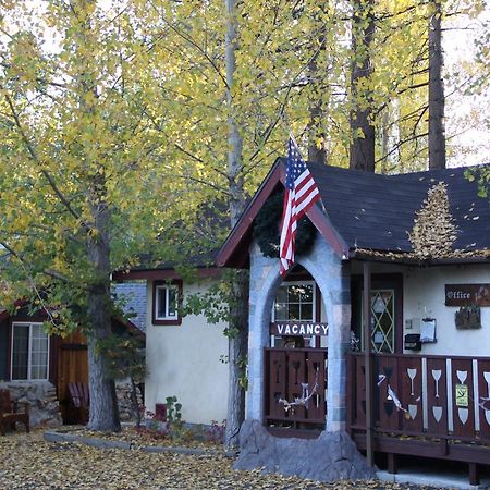 Castle Wood Theme Cottages- Couples Only Big Bear Lake Bagian luar foto