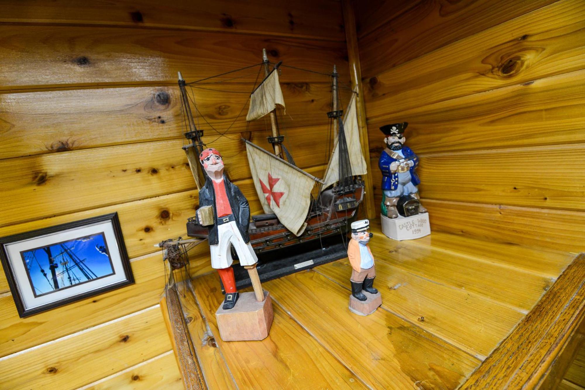 Castle Wood Theme Cottages- Couples Only Big Bear Lake Bagian luar foto