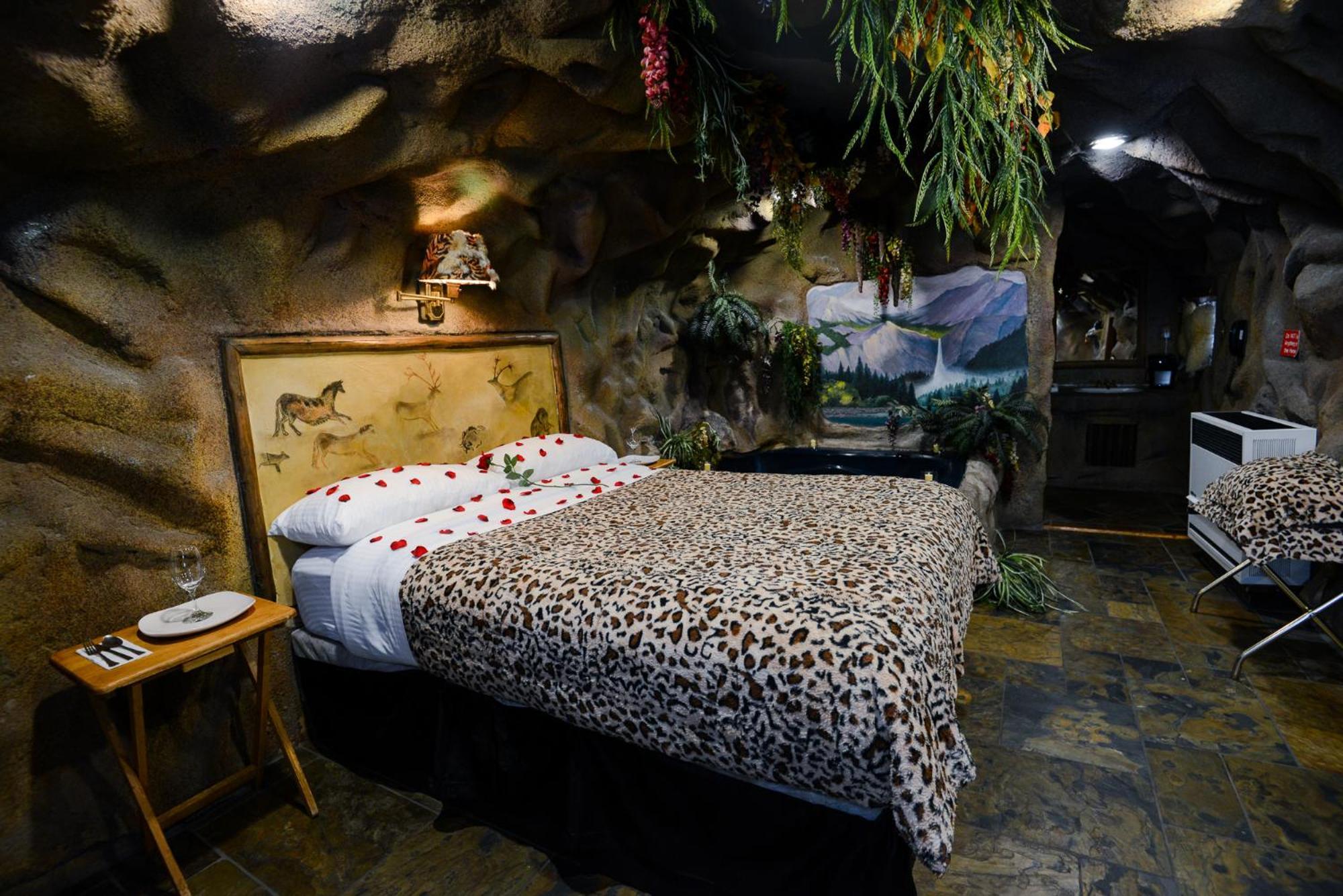 Castle Wood Theme Cottages- Couples Only Big Bear Lake Bagian luar foto