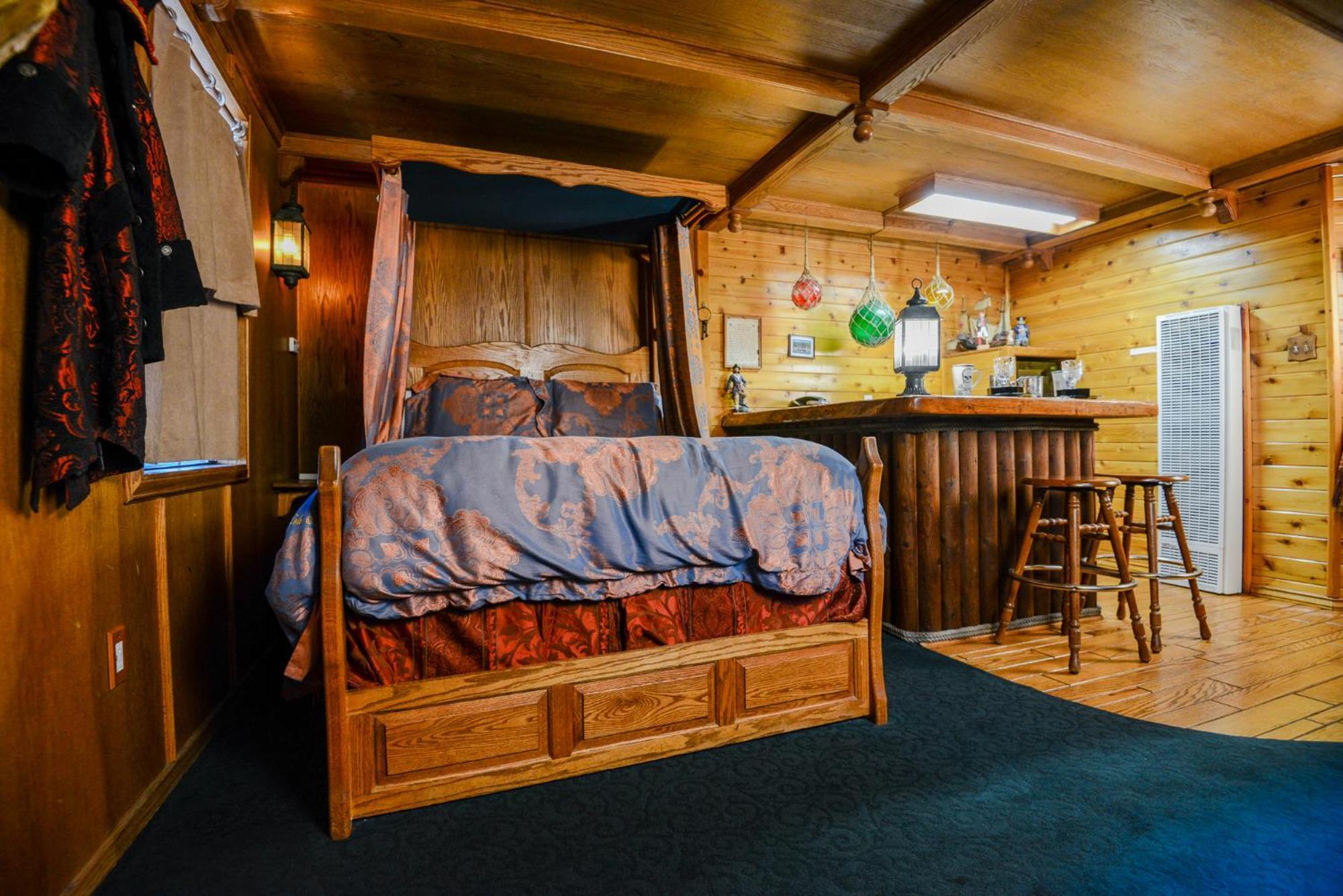 Castle Wood Theme Cottages- Couples Only Big Bear Lake Bagian luar foto