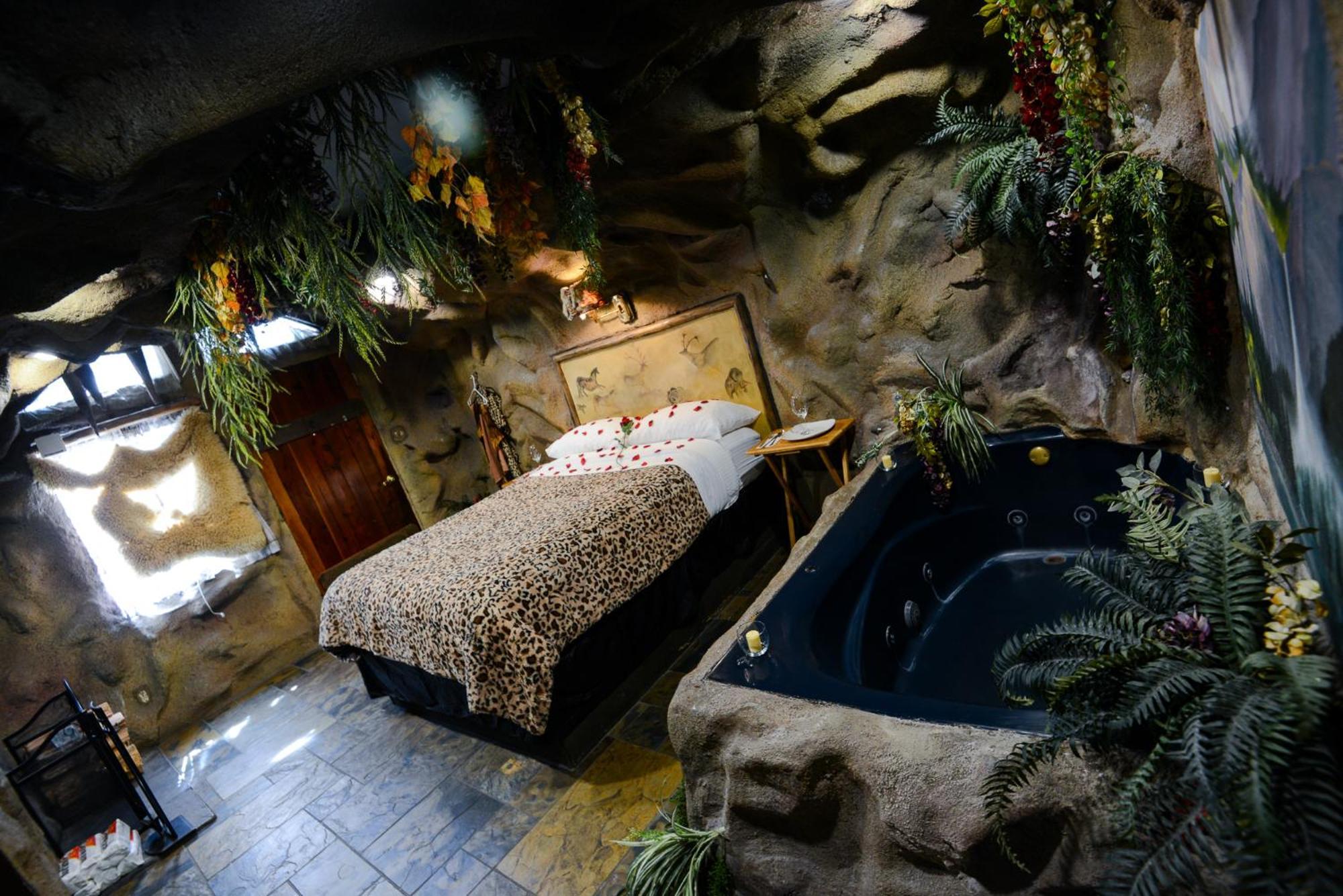 Castle Wood Theme Cottages- Couples Only Big Bear Lake Bagian luar foto