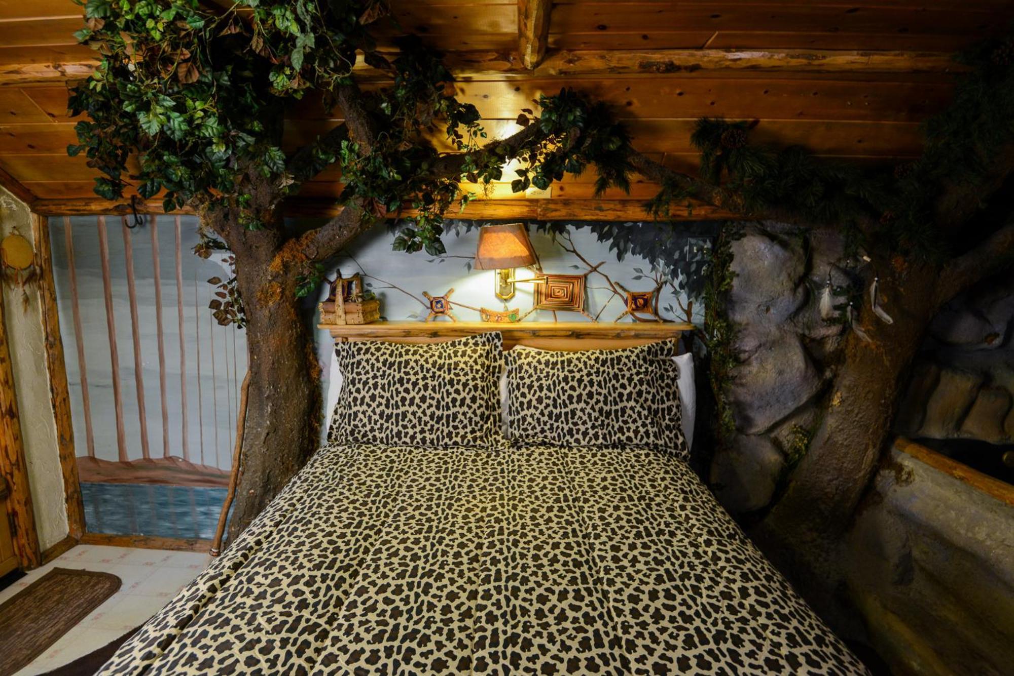 Castle Wood Theme Cottages- Couples Only Big Bear Lake Bagian luar foto