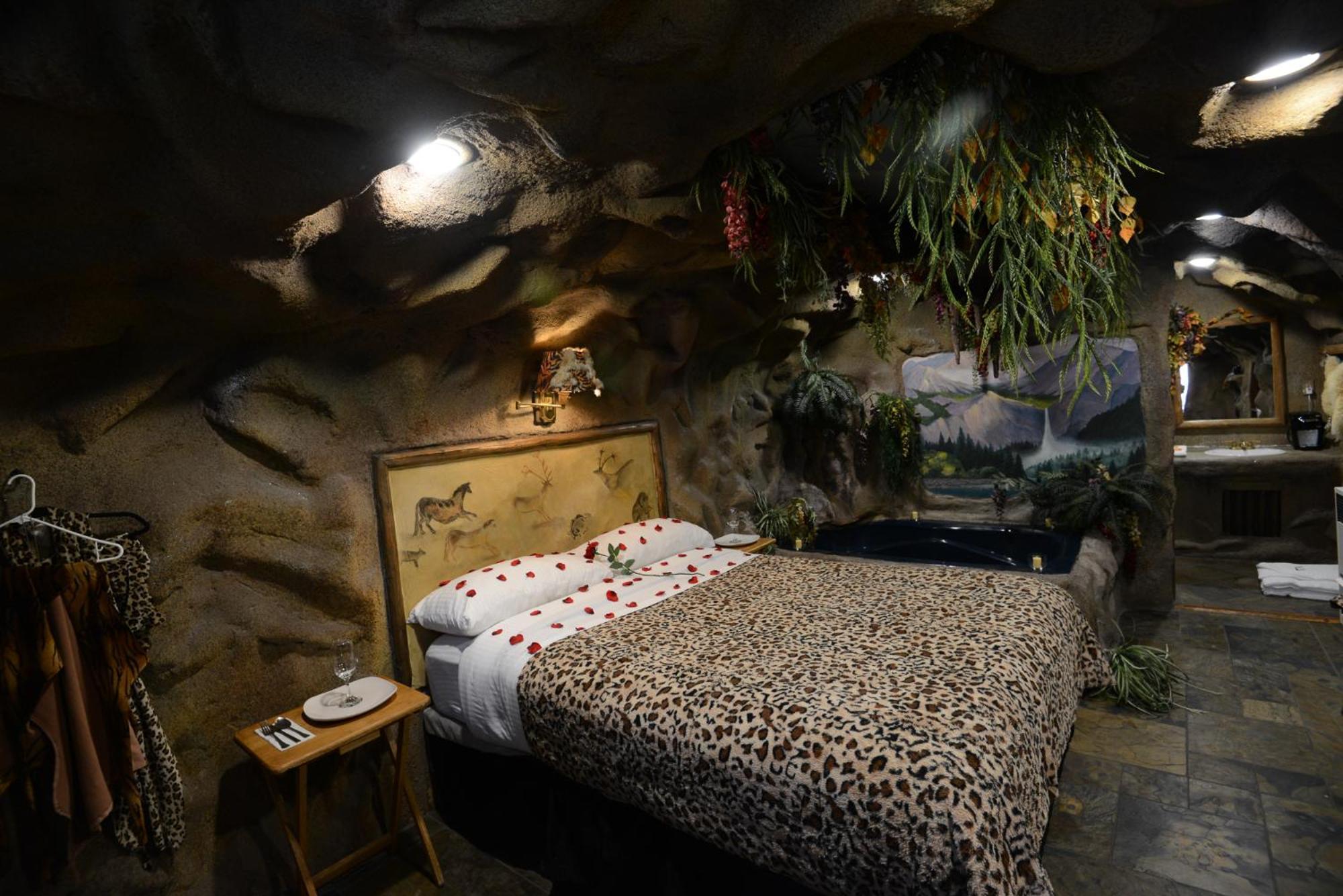 Castle Wood Theme Cottages- Couples Only Big Bear Lake Bagian luar foto