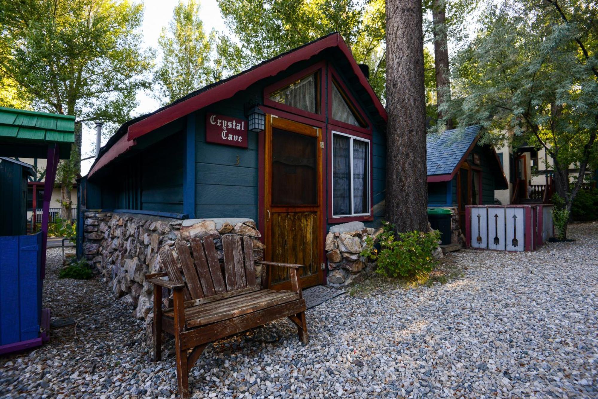Castle Wood Theme Cottages- Couples Only Big Bear Lake Bagian luar foto