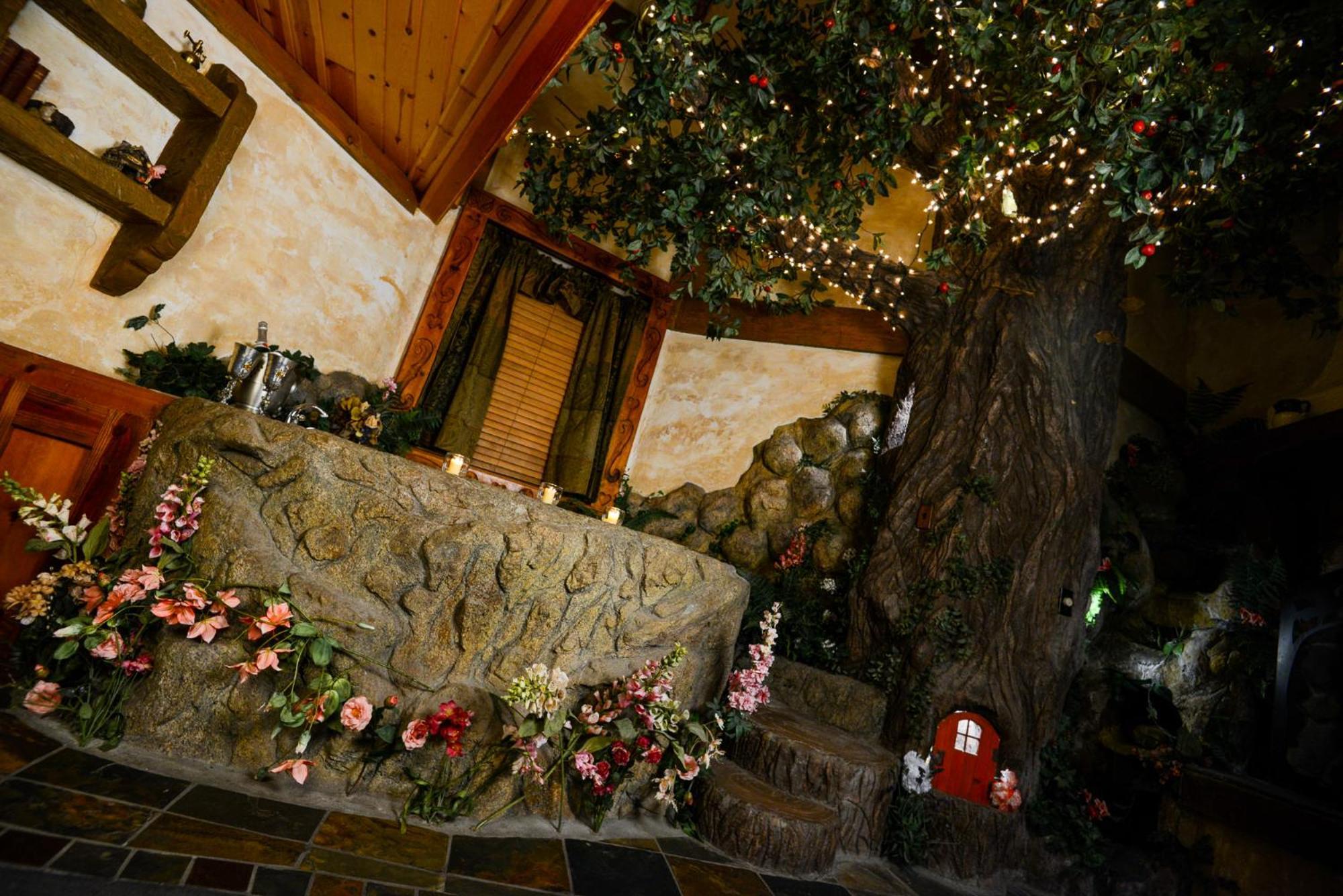 Castle Wood Theme Cottages- Couples Only Big Bear Lake Bagian luar foto