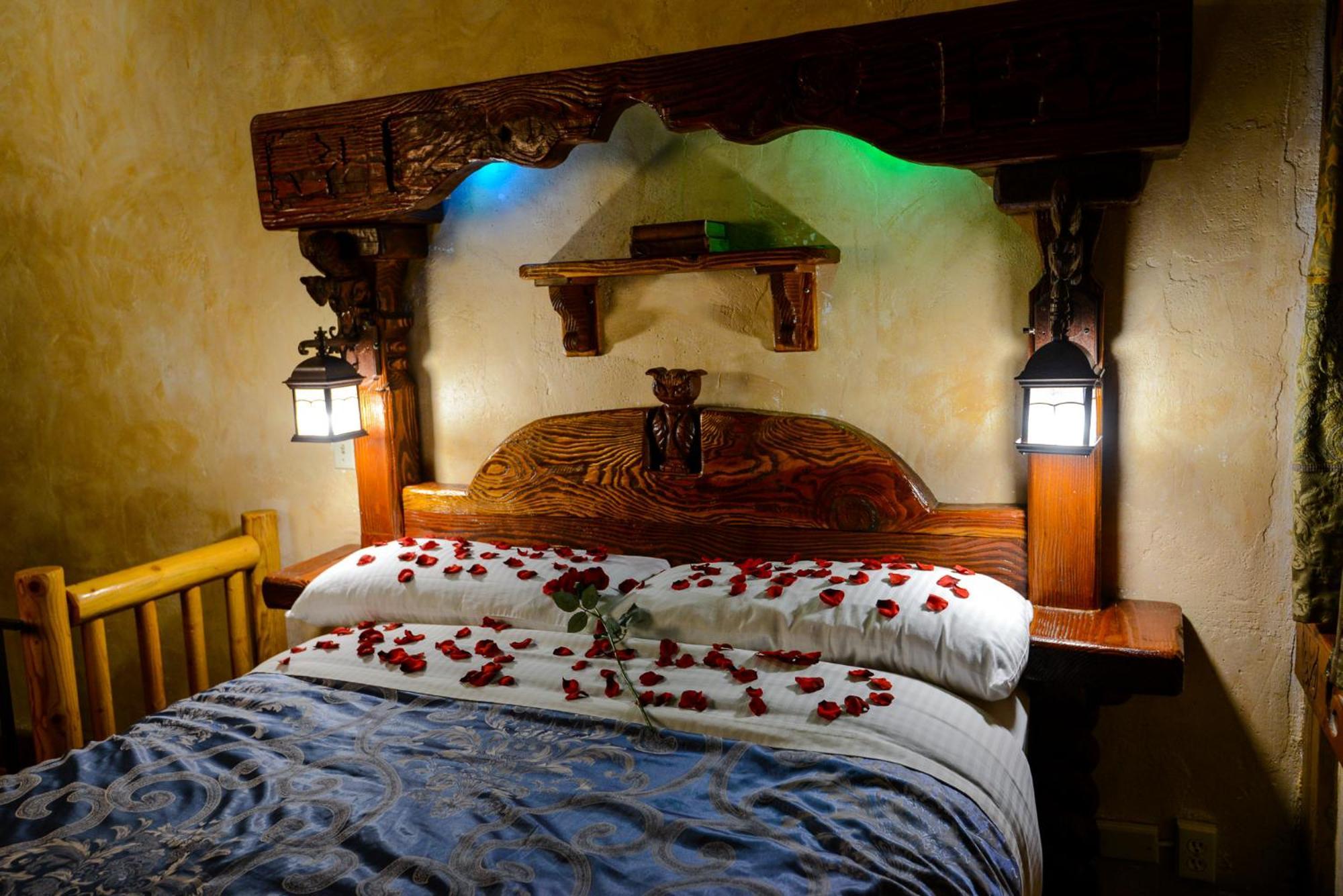 Castle Wood Theme Cottages- Couples Only Big Bear Lake Bagian luar foto
