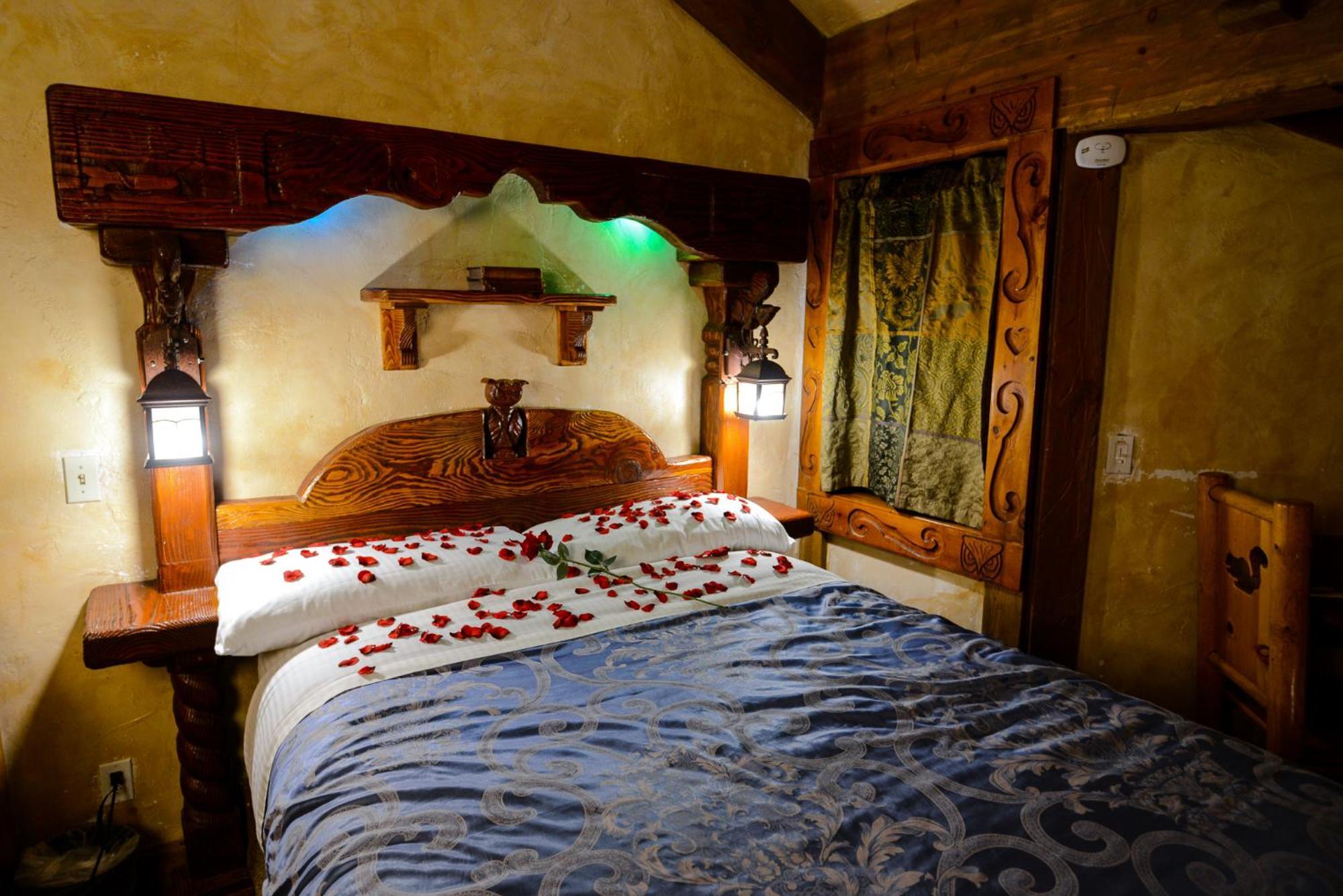 Castle Wood Theme Cottages- Couples Only Big Bear Lake Bagian luar foto