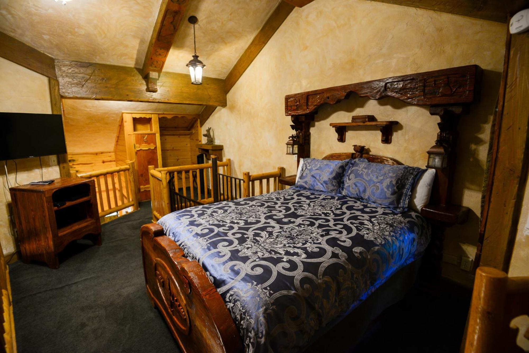 Castle Wood Theme Cottages- Couples Only Big Bear Lake Bagian luar foto