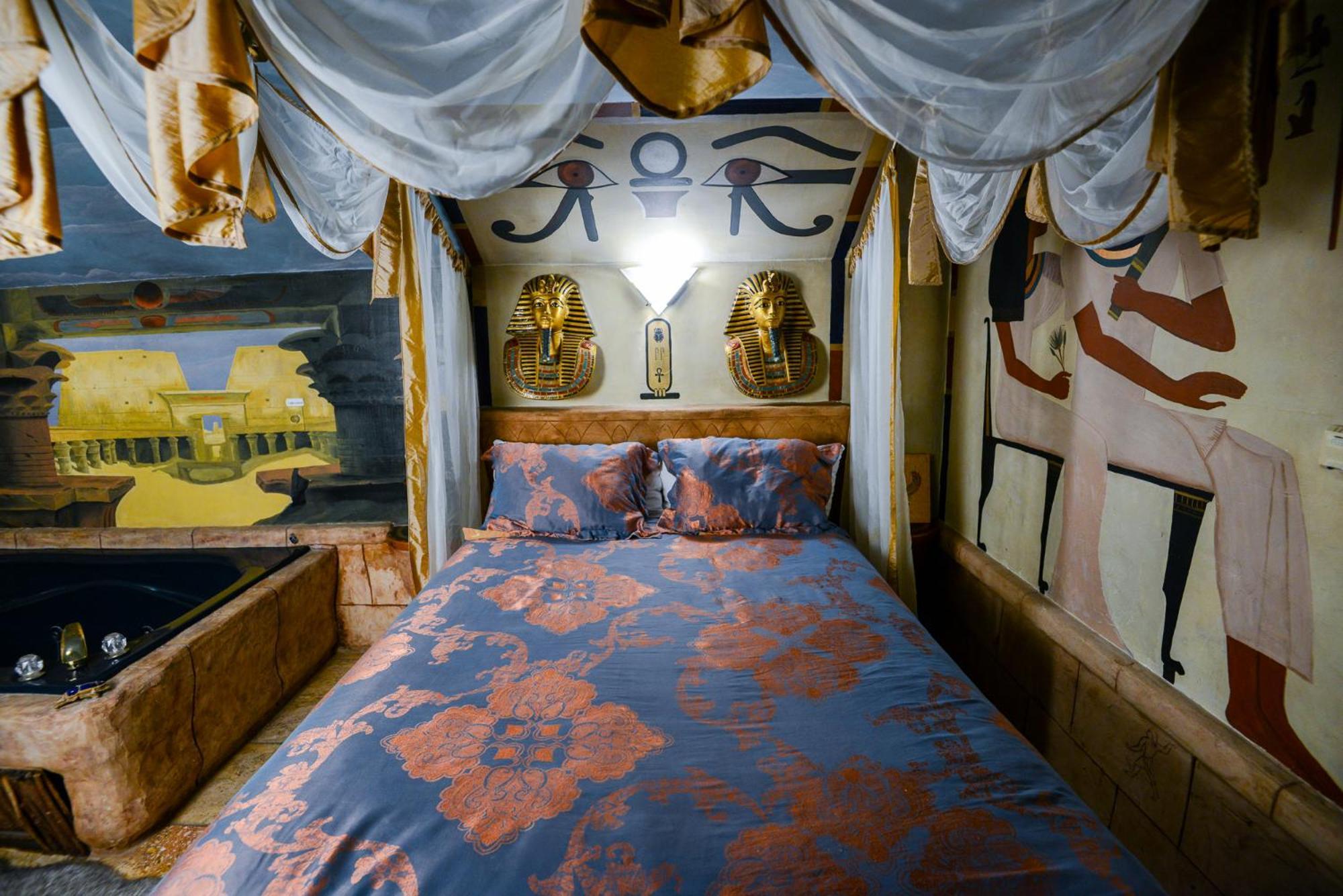 Castle Wood Theme Cottages- Couples Only Big Bear Lake Bagian luar foto